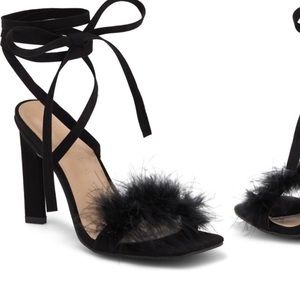 NWOT Wild Diva Faux Feather Heels - Size 7.5